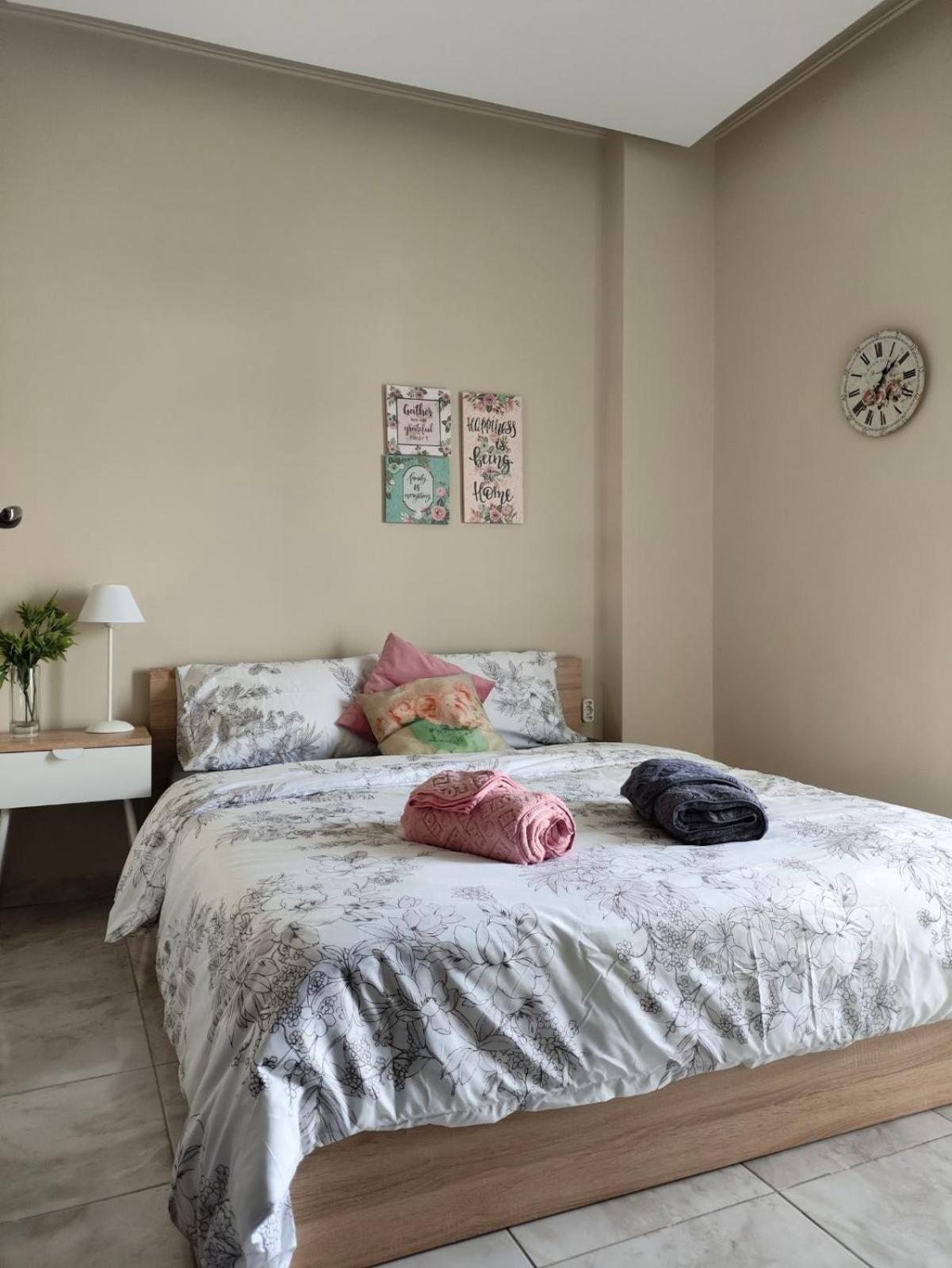 דירות אדסה Downtown Comfy מראה חיצוני תמונה